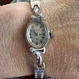 Vintage Ladies Bulova 10k Rolled Gold Plated Watch w/2 Diamonds W1